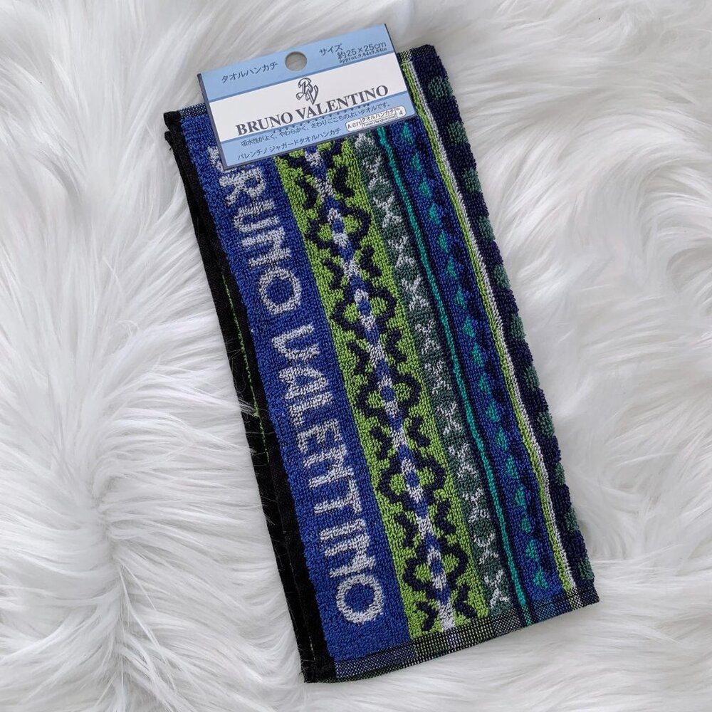 NWT Bruno Valentino Produced for Daiso Japan Blue green 10” square towel